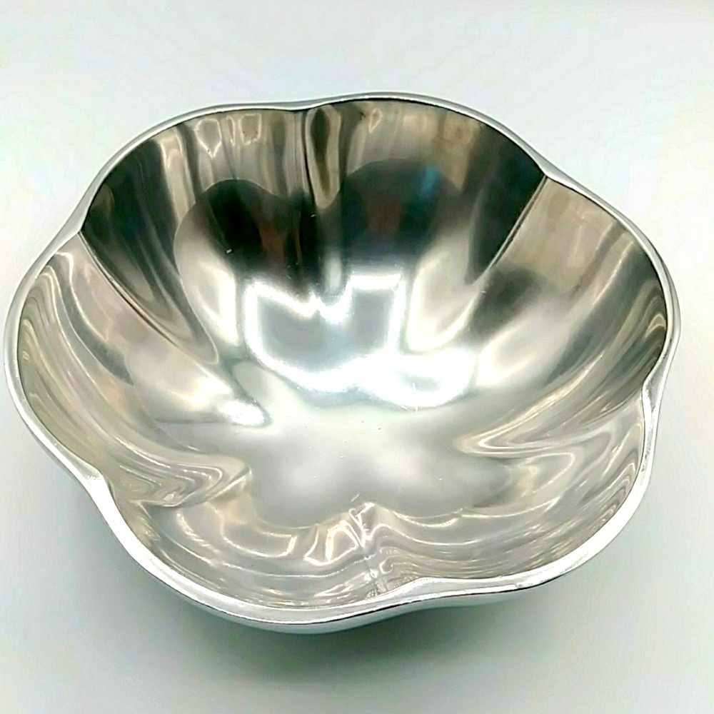 Nambé #605 Flower Shaped Bowl. Hand Made, Aluminum USA. Vintage